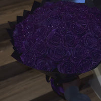 البنفسجي الغامق اللماع